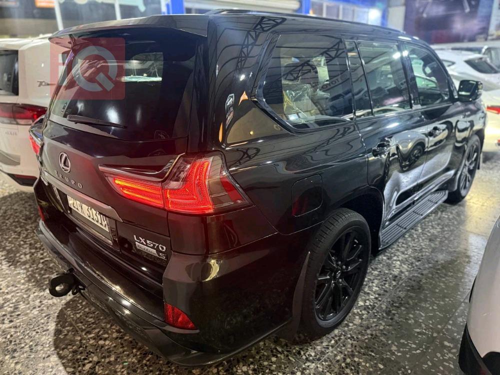 Lexus LX